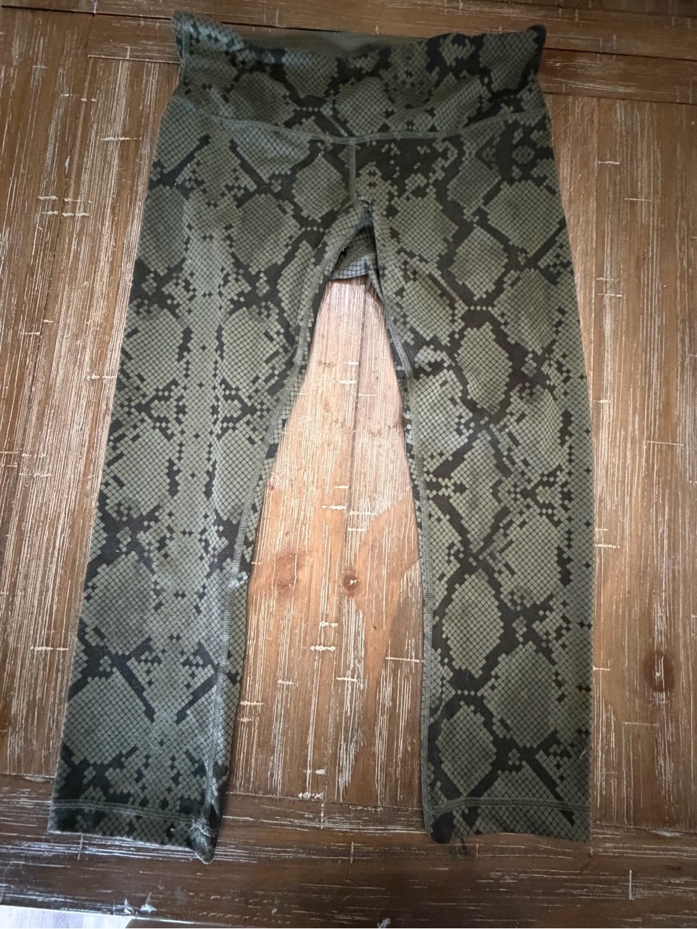 Lululemon Olive Green Snake-Print Reptile Leggings -size 8